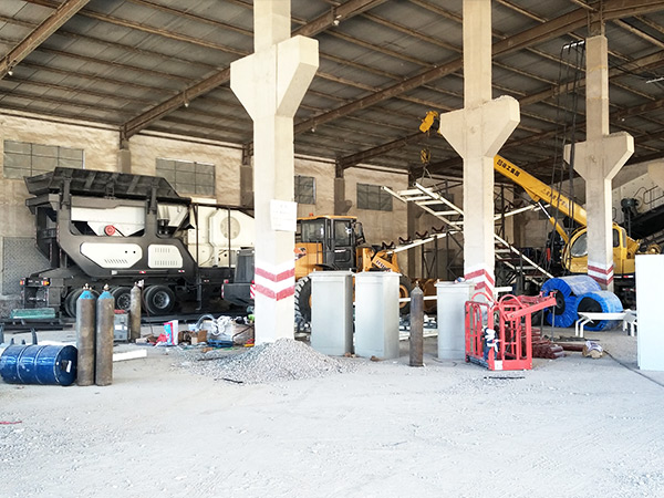 时产40-400吨轮胎式移动渣土石料粉碎机-搭配钢筋拆除装置