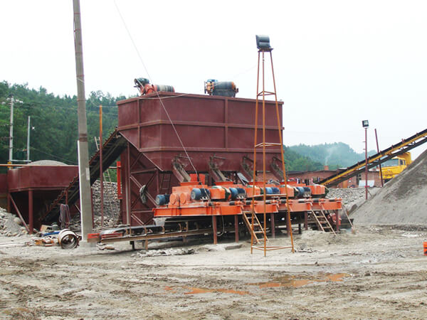 煤矿用800×1000对辊破碎机的产量与价格-直击河北现场